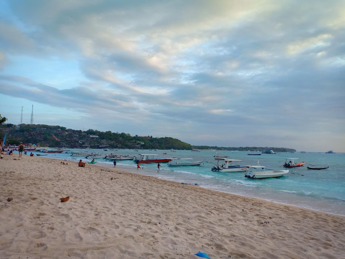 Dwiki Putra Home Stay Nusa Lembongan Zewnętrze zdjęcie