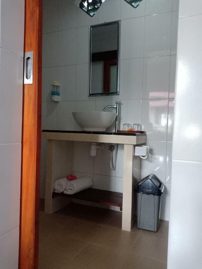 Dwiki Putra Home Stay Nusa Lembongan Zewnętrze zdjęcie
